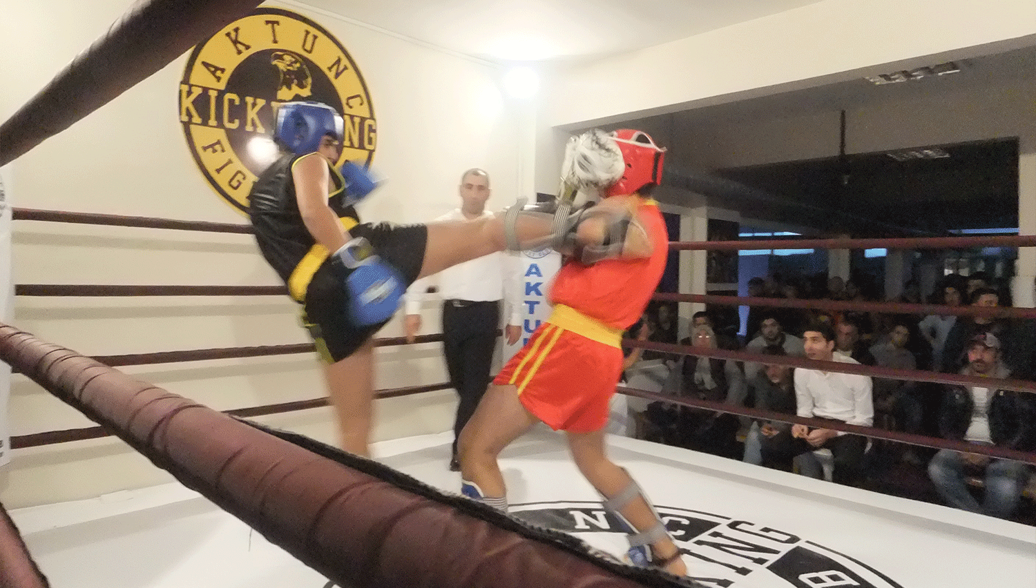 Aktunç Fight Night 4